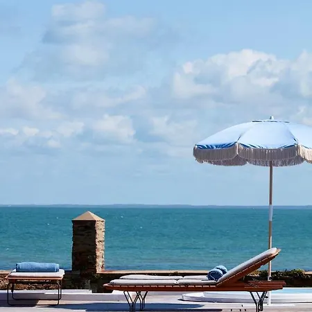 Les Hautes Mers Hotel *